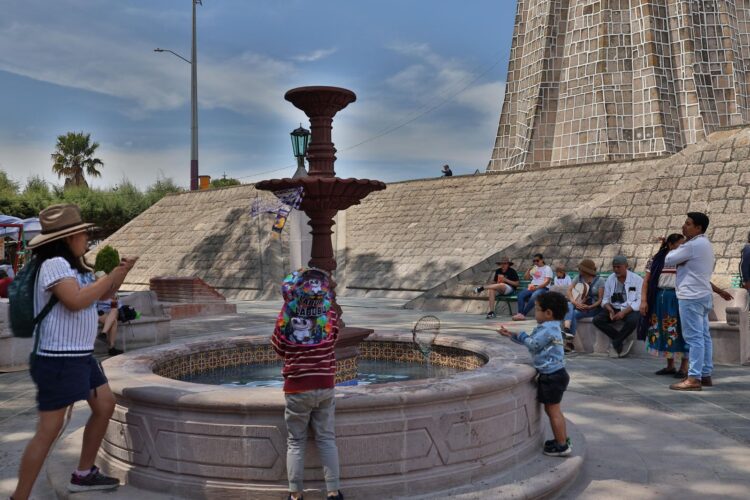 Renueva Gobierno de Michoacán imagen urbana en la isla de Janitzio