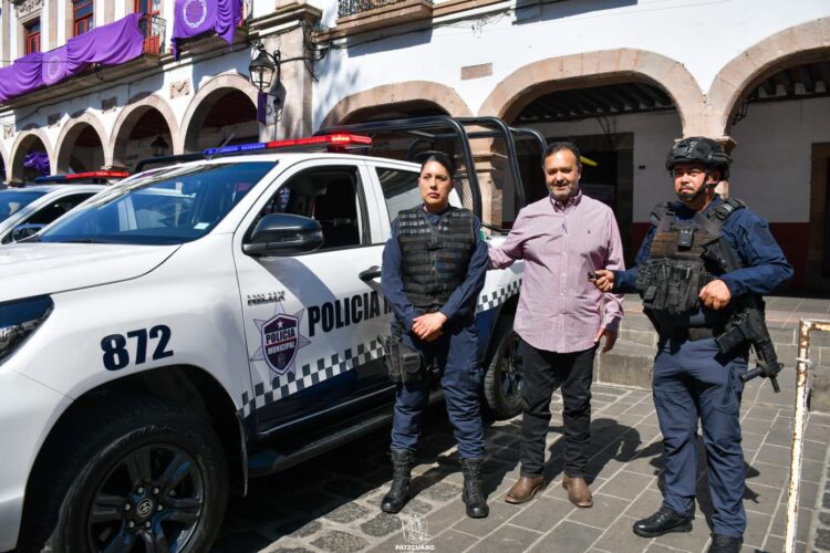 Entrega Julio Arreola patrullas y vehículos para fortalecer seguridad y servicios públicos de Pátzcuaro