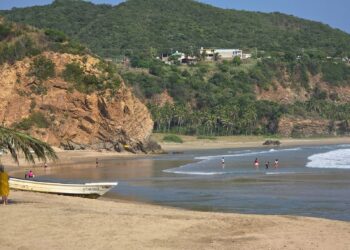 ¡¡ Échale un vistazo a la costa michoacana !!