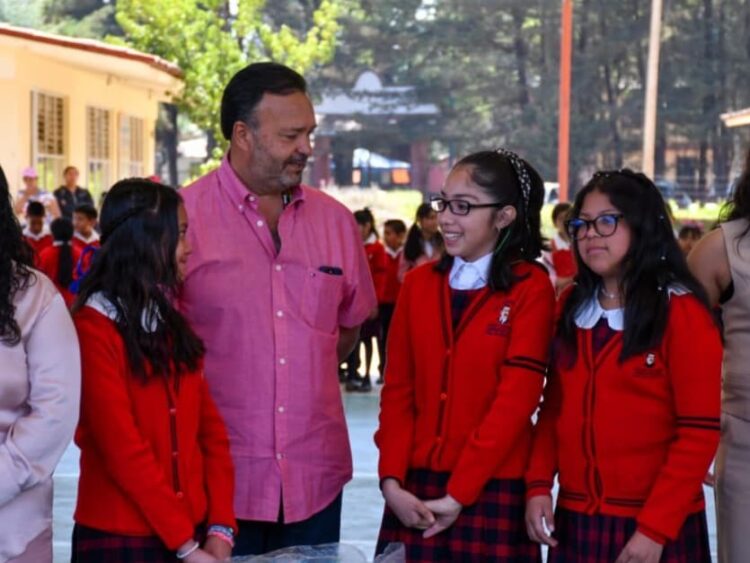 Inaugura Julio Arreola Programa Menstruación Digna 2025