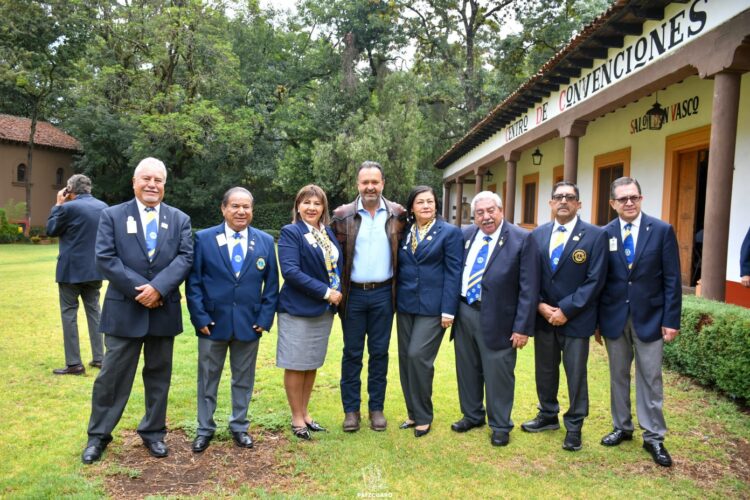 Da bienvenida Julio Arreola a Convención Distrital del Club de Leones en Pátzcuaro