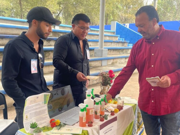 Celebra Julio Arreola talento juvenil en el Innovatec 2025 de Pátzcuaro