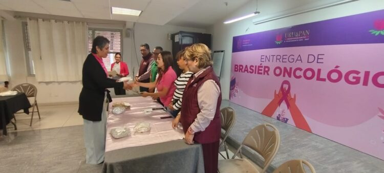 Dignidad y esperanza para mujeres que reciben brasieres oncológicos en Uruapan