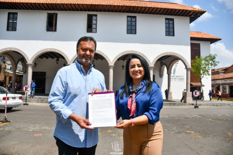 Recibe edil Mercado Municipal de Pátzcuaro de manos del Gobierno Estatal
