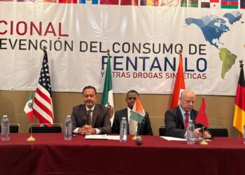 Participa edil Julio Arreola en cumbre internacional contra consumo de fentanilo