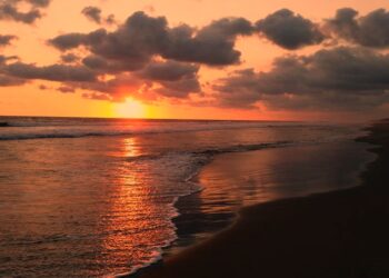 Playas michoacanas limpias para uso recreativo este verano