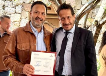Firma Julio Arreola convenio para agilizar y simplificar servicios en Pátzcuaro