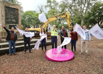 Inicia Bedolla restauración de plaza Gertrudis Bocanegra en Pátzcuaro