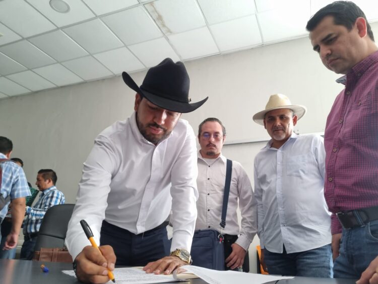 Avanza programa de viviendas para reyenses: edil Humberto Jiménez