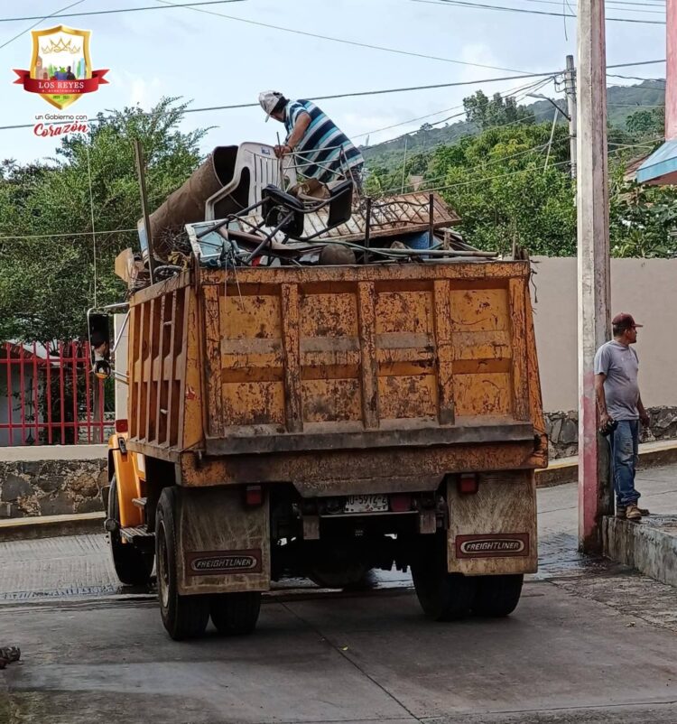 Refuerza Humberto Jiménez campaña de descacharrización en Los Reyes