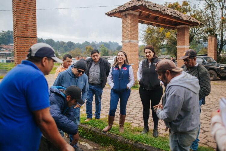 Impulsa Dayana Pérez dotar de más agua potable a Opopeo