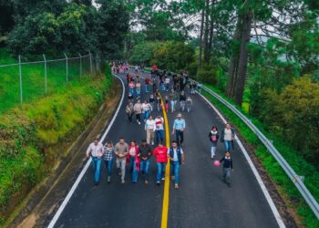 Inaugura Dayana Pérez tramo carretero en El Tarascón
