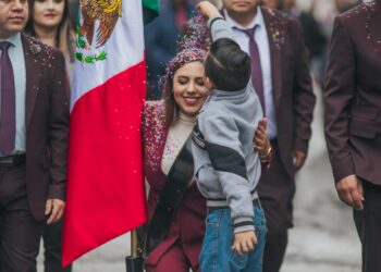 Encabeza presidenta Dayana Pérez desfile patrio en Salvador Escalante
