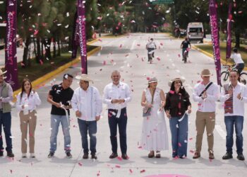 Inaugura Bedolla segunda etapa del Paseo de la Revolución en Uruapan