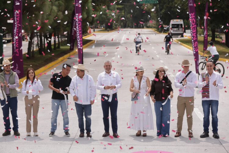 Inaugura Bedolla segunda etapa del Paseo de la Revolución en Uruapan