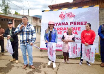 Inicia Dayana Pérez mejoramiento vial en Santa Clara del Cobre