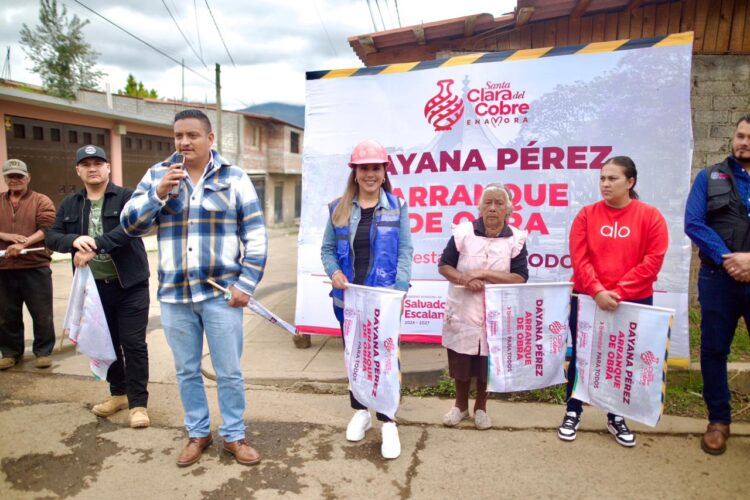 Inicia Dayana Pérez mejoramiento vial en Santa Clara del Cobre
