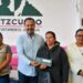 Entrega Julio Arreola tarjetas del programa “La Clínica es Nuestra” en Pátzcuaro