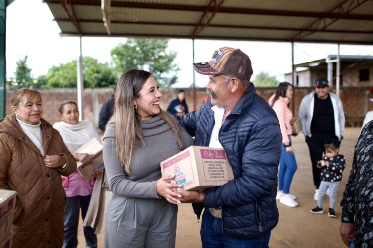 Fortalece Dayana Pérez atención directa en comunidades