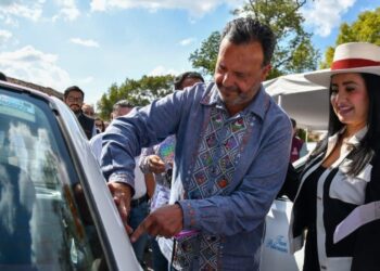 Da Julio Arreola luz verde a Taxi Seguro en Pátzcuaro para modernizar transporte público