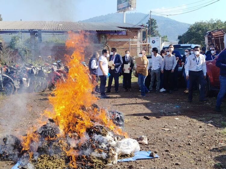 Fiscalía de Michoacán destruye narcóticos en Uruapan