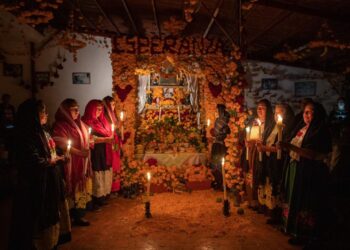 Cuanajo y Santa Fé de La Laguna muestran riqueza de la velación Purhépecha