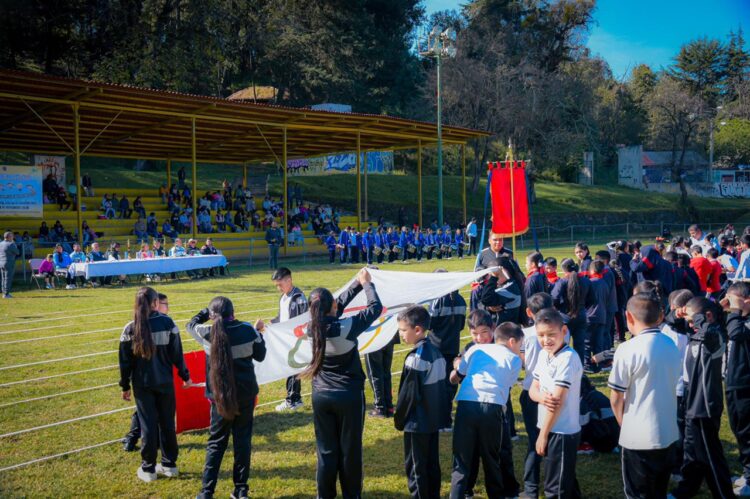 Inaugura Dayana Pérez Juegos Deportivos Escolares de Salvador Escalante