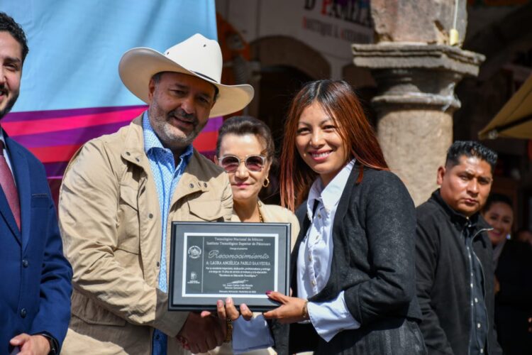 Con educación y valores, construimos el futuro: Julio Arreola