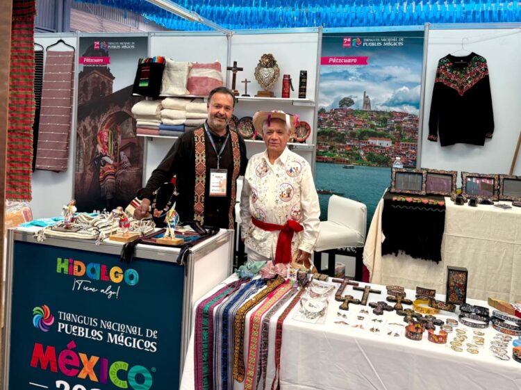 Impulsa Julio Arreola a Pátzcuaro en el Tianguis de Pueblos Mágicos 2025