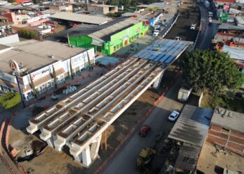 Distribuidor vial La Hielera en Uruapan con 80% de avance