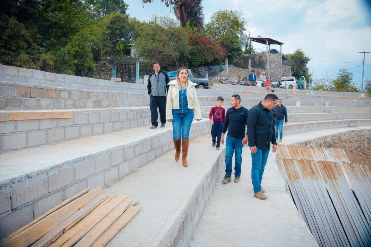 Supervisa Dayana Pérez avance de obra en Agua Verde