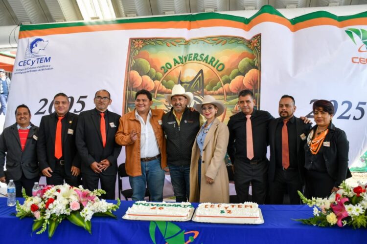 Apoya Julio Arreola educación; reconoce 20 años del CECyTEM Huecorio