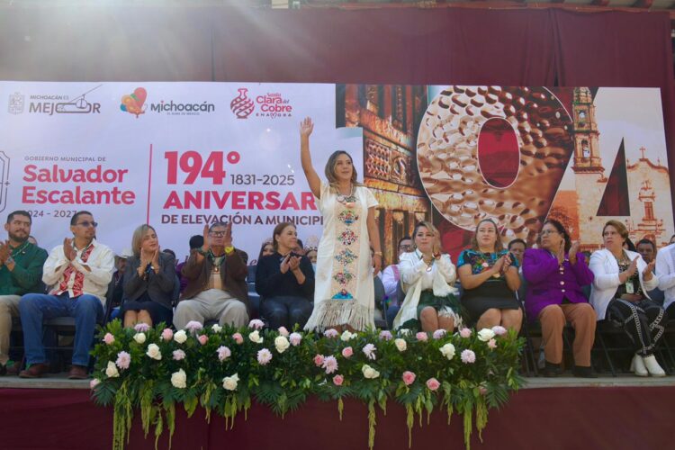 Fortalece Dayana Pérez identidad y gobierno en 194 aniversario del municipio