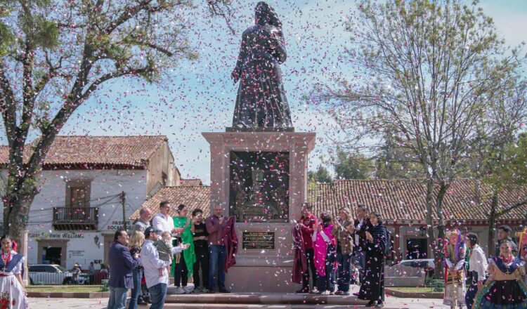 Inaugura edil Julio Arreola restauración de Plaza Gertrudis Bocanegra en Pátzcuaro