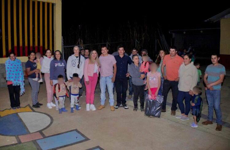 Fortalece Dayana Pérez diálogo ciudadano en Zinamba