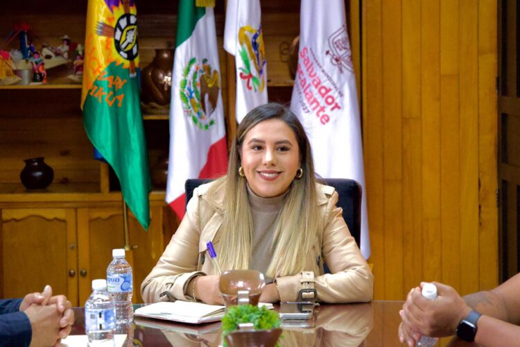 Fortalece Dayana Pérez diálogo con autoridades de Zirahuén