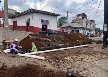 Protege Dayana Pérez el agua con obras de modernización en Salvador Escalante