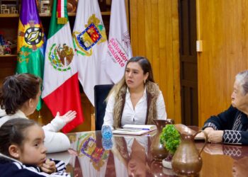 Dayana Pérez, gobierno cercano que escucha a la gente de Salvador Escalante