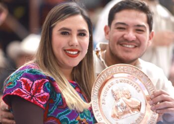 Acompaña Dayana Pérez danza de los Kurpites en Nuevo San Juan Parangaricutiro