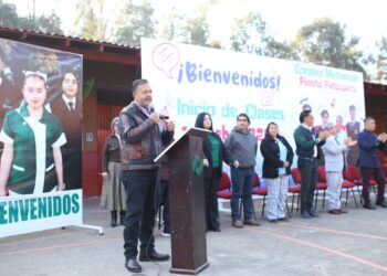 Reafirma Julio Arreola apoyo total a la educación