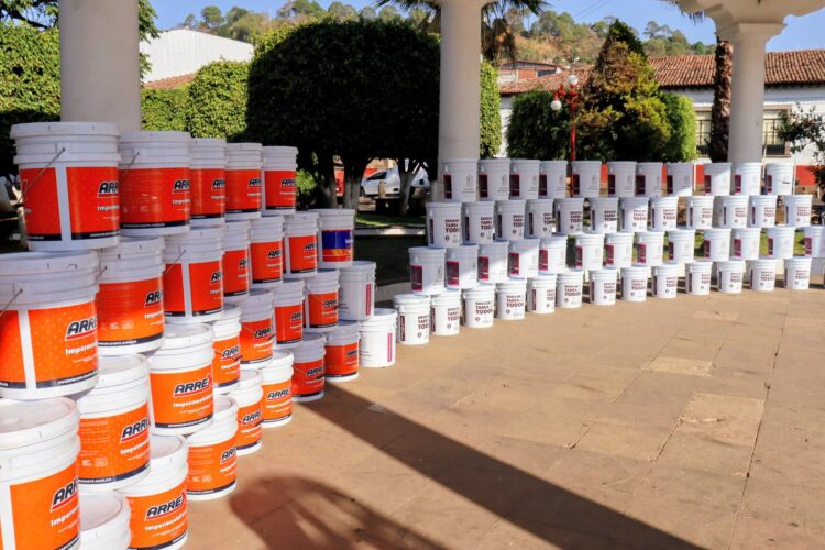 Mejora Tacámbaro infraestructura educativa con “Educar es tarea de todos”