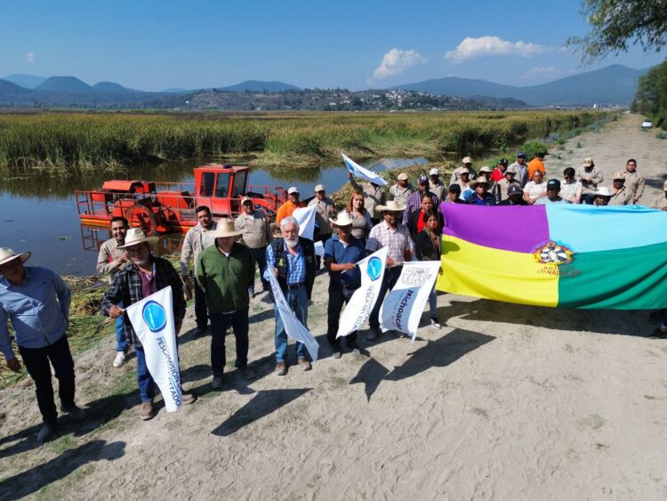 Inician nueva rehabilitación del canal de Jarácuaro en el lago de Pátzcuaro