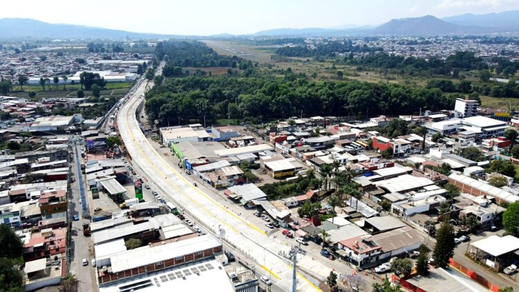 Distribuidor vial “La Hielera” en Uruapan, se construyó sin deuda: Rogelio Zarazúa