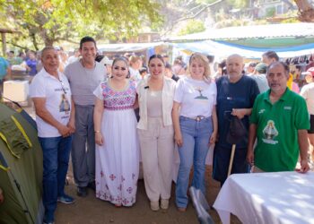 Acompaña Dayana Pérez la Fiesta de Ceniza en Carácuaro