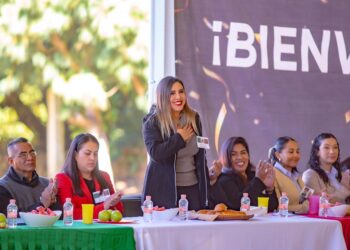 Impulsa Dayana Pérez valores cívicos en concurso de escoltas en Cuanajillo