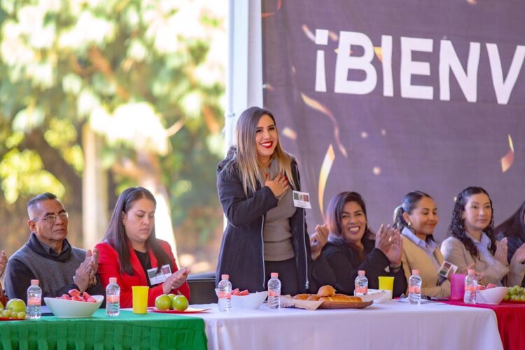 Impulsa Dayana Pérez valores cívicos en concurso de escoltas en Cuanajillo