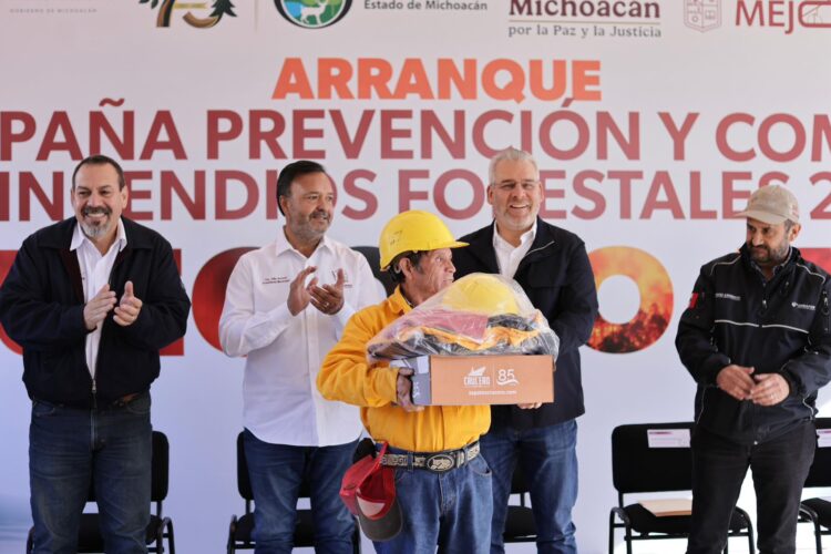 102 Brigadas combatirán incendios forestales respaldados con helicópteros: Bedolla