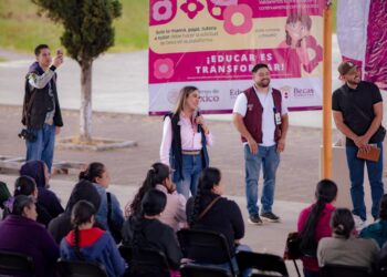 Impulsa Dayana Pérez beca Rita Cetina para fortalecer educación en Salvador Escalante