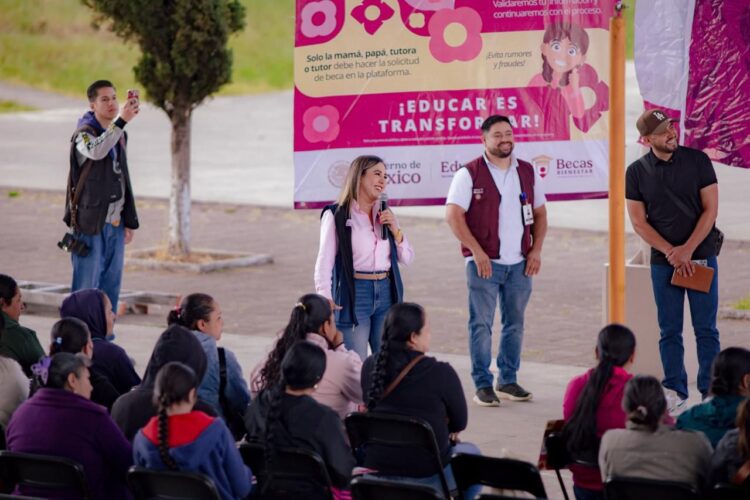 Impulsa Dayana Pérez beca Rita Cetina para fortalecer educación en Salvador Escalante