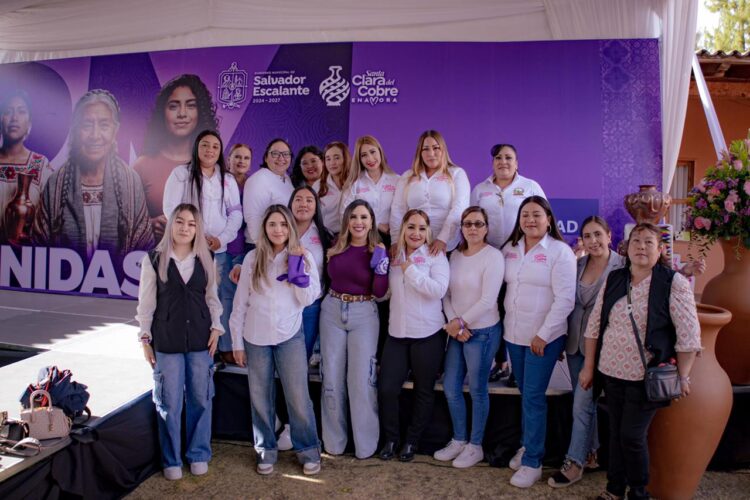 Más de 600 féminas en “Mujeres Unidas 8M”, con Dayana Pérez en Salvador Escalante